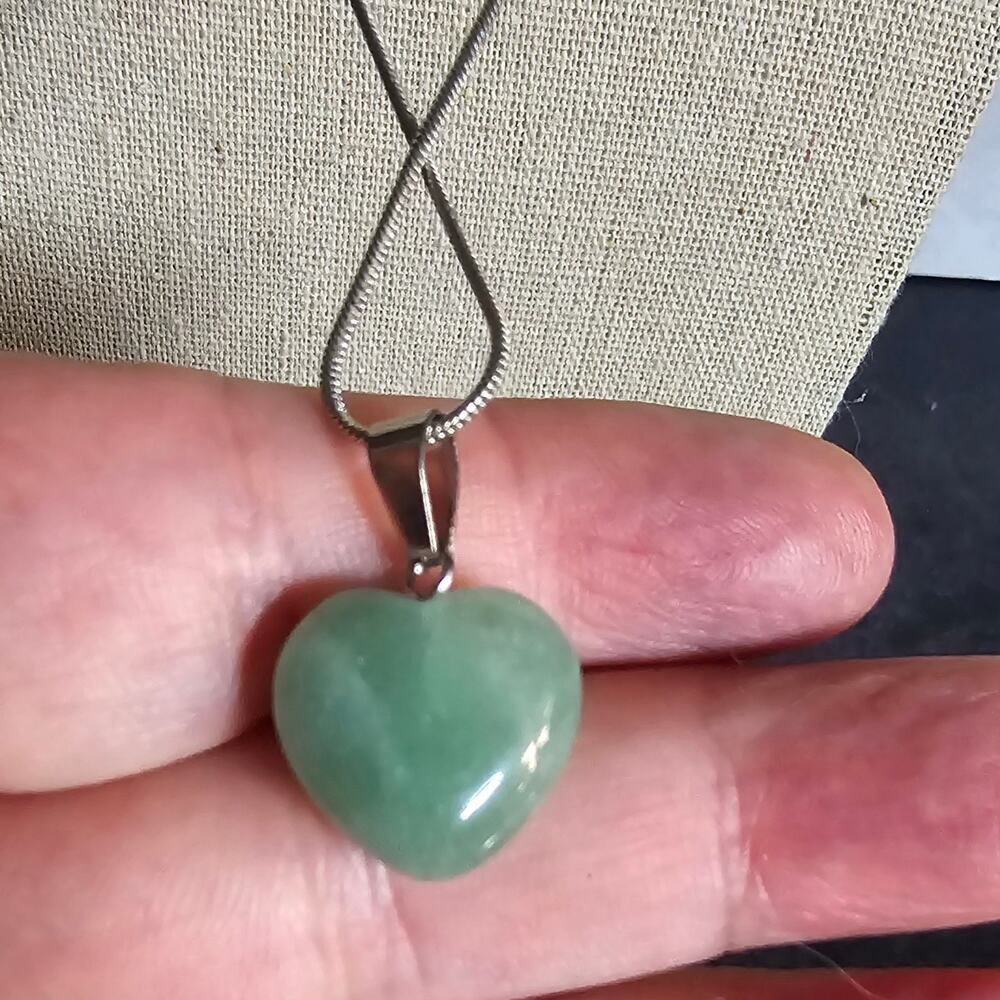 Natural Green Jade Heart Pendant Necklace - Boho Healing Crystal Jewelry - Picture 3 of 8